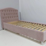 Односпальная интерьерная кровать Виктория в Саки